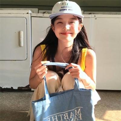 蜜桃女孩